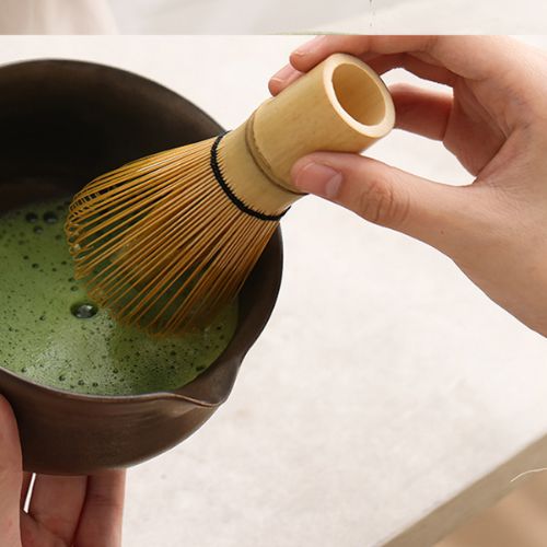 Fouet matcha indispensable mousseux