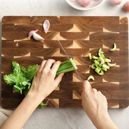 Planche à découper bois incontournable
