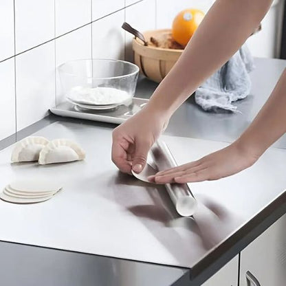 Planche à découper pour préparer le gâteau