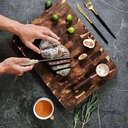 Planche en bois à découper facile pour couper le pain