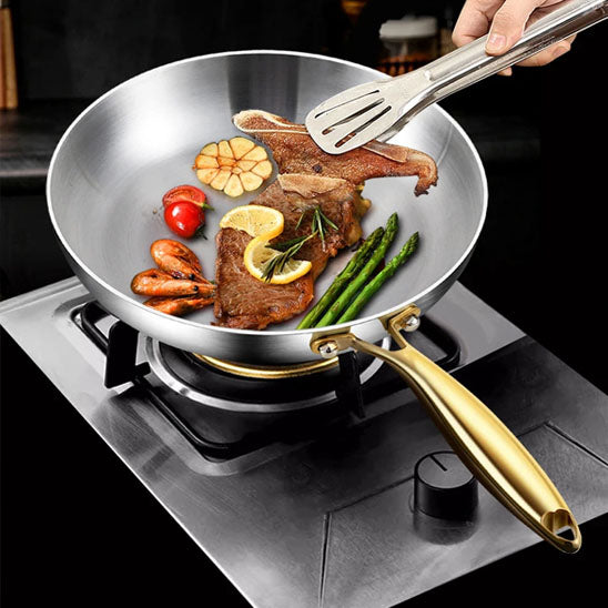 Poêle inox indispensable pour légumes et viandes