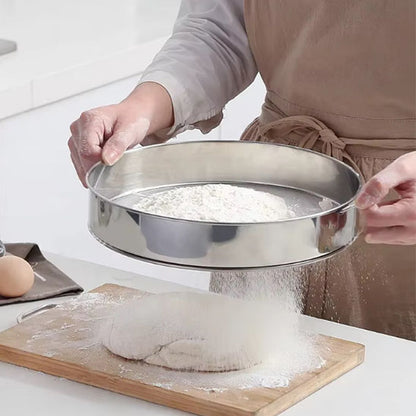  Tamis à farine inox. Idéal pour réussir vos pâtes à pain