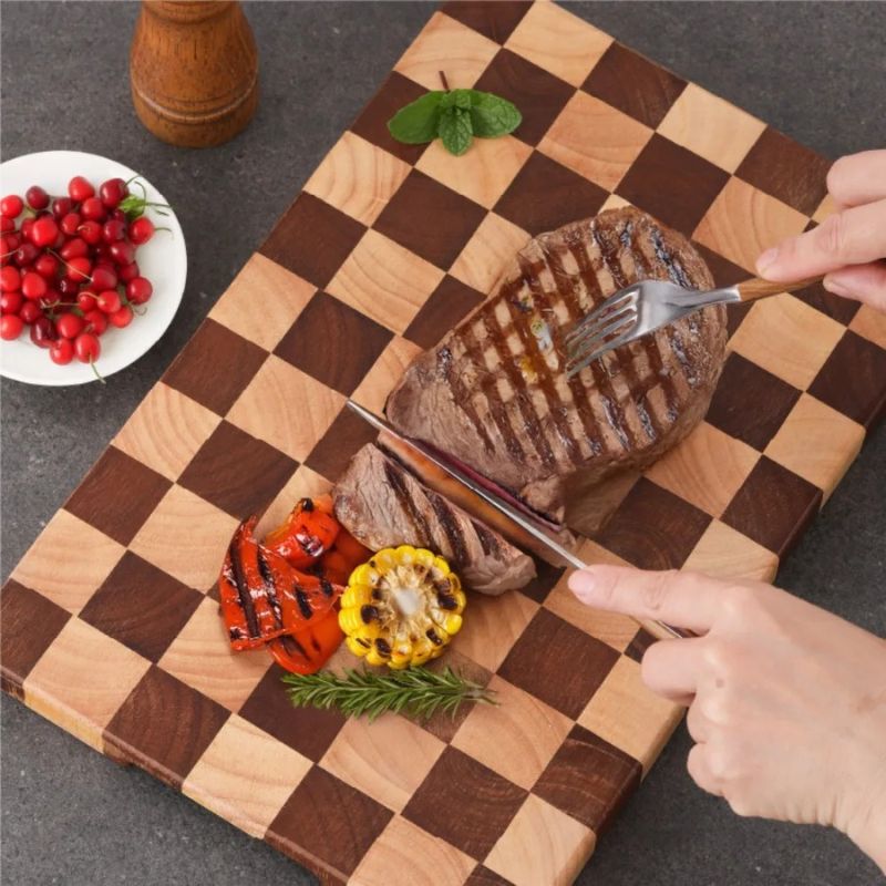 planche à découper en bois ergonomique